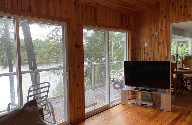 Gemütliche Winter / Sommer Waterfront Cottage - 2 Stunden von TO - Great Swimming