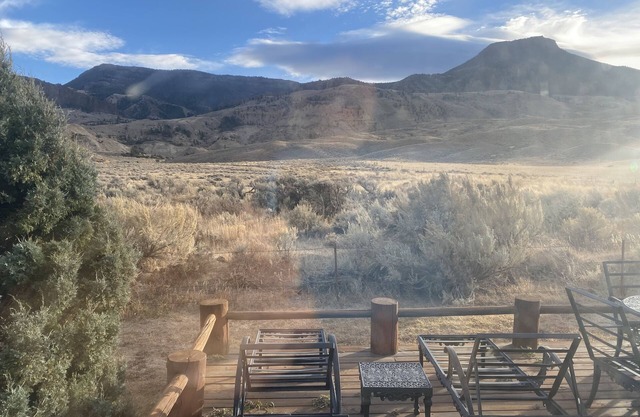 Private 4bdrm 2.5bth on 1 acre with private pool and tennis court.
