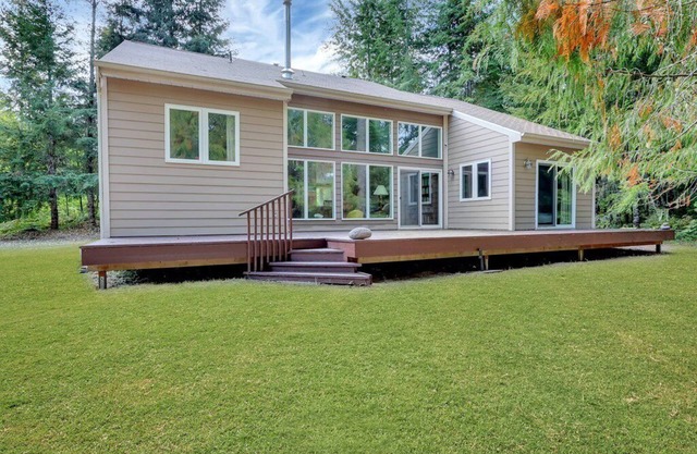 Private 5 Acres on Nisqually River, 2 King Beds