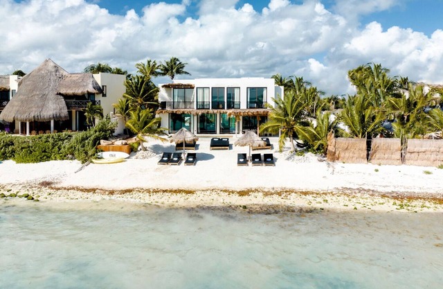 Private 5 bedroom Beachfront Villa in Tulum!