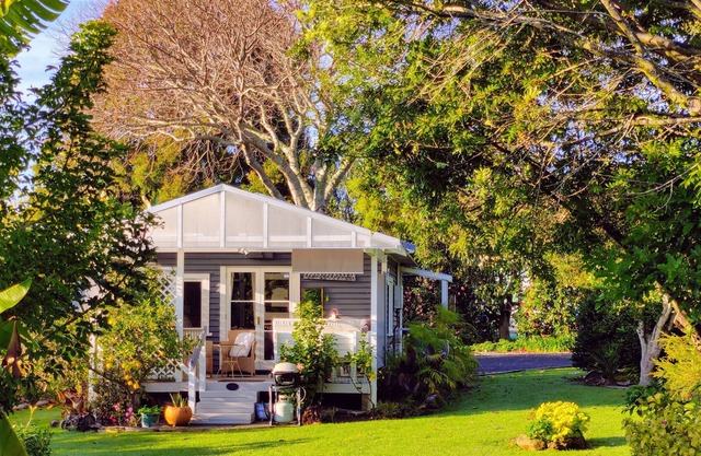 Private 5 Star Romantic Cottage