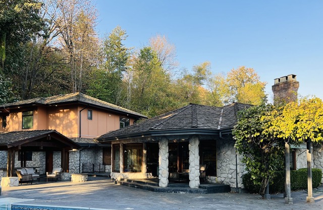 Private 6 bedroom home with pool & hot tub