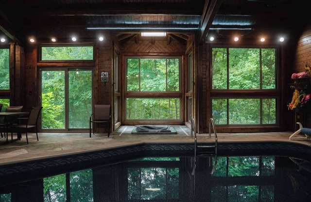 Ohio im Herbst ist immer schön! Wochentags verfügbar. Beheiztes Hallenbad.