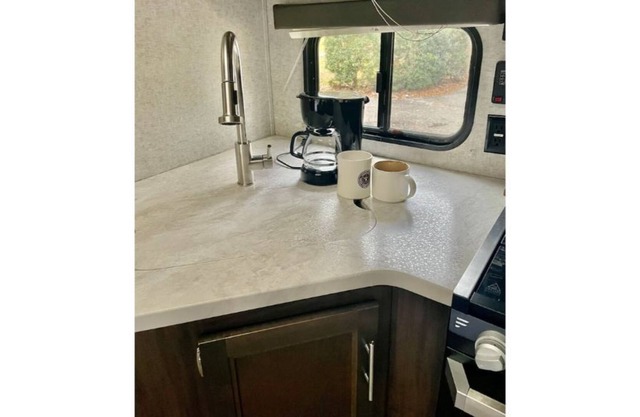 Private and delightful one bedroom travel trailer