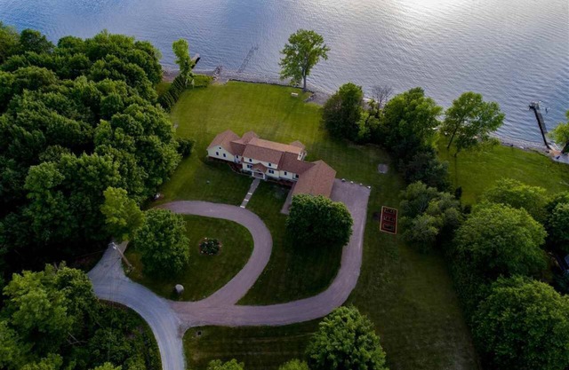 Private und weitläufige Lake Champlain Waterfront, spektakuläre Aussichten und Sonnenuntergänge!