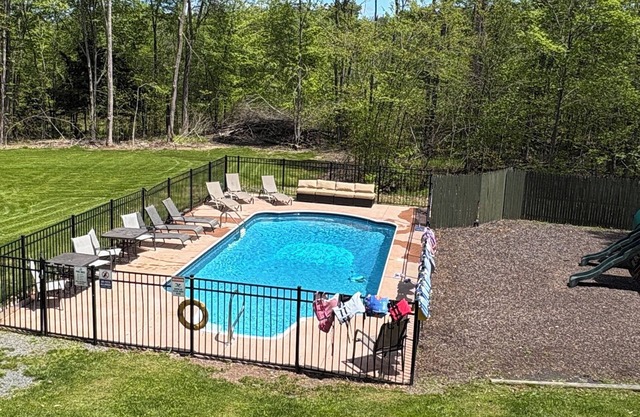 SECLUDED 4. 500sq ft. JACK FROST / CAMELBACK / OUTLETS / CASINO / HOTTUB / SPIELRAUM