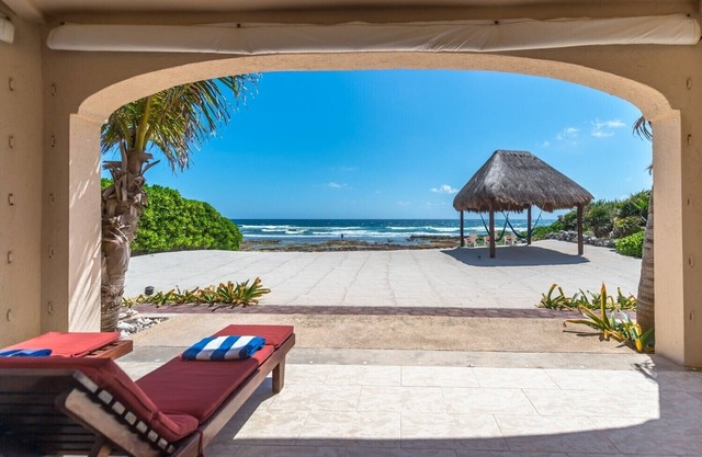 Schönes 4 Schlafzimmer Haus am Strand mit Pool am Tankah Tres Beach in der Nähe von Tulum