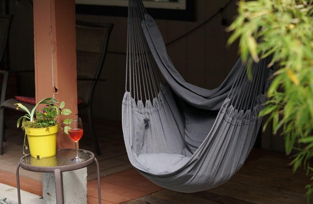 Private and peaceful studio in Cedar / Yellowpoint area.