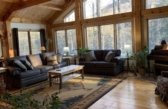 Private and Peaceful Home Close to Mountain Top Inn and Killington-Pico Resorts