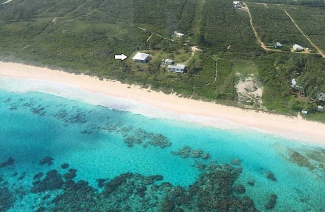 Privates und abgelegenes Strandhaus am menschenleeren Pink-Sand-Strand