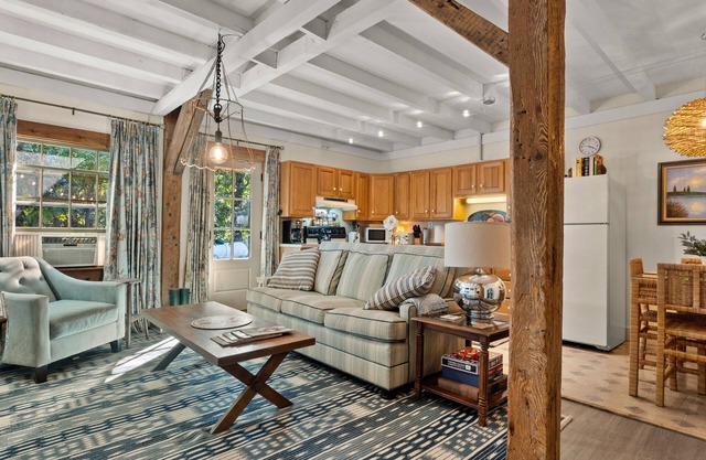 Private apartment in beautiful country barn