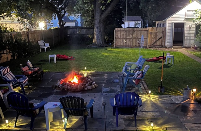 Private backyard, fire pit, bbq, beach, boats and entertainment…fun!