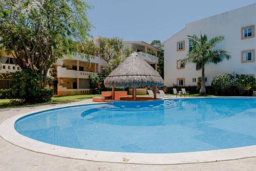 Private balcony I Gated Playacar I Pool On Site!