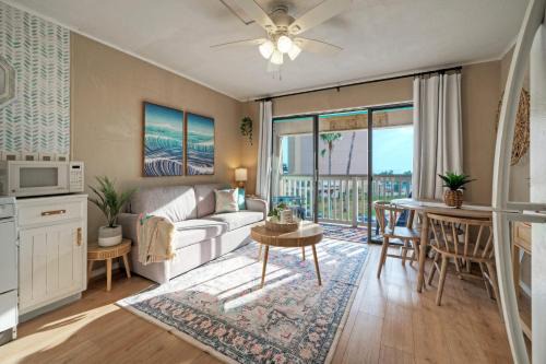 Private Balcony w Ocean View Pool Hot Tub Access Ocean Echo by AvantStay