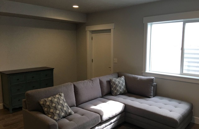 Private Basement Guest Suite in der Nähe des Golfplatzes