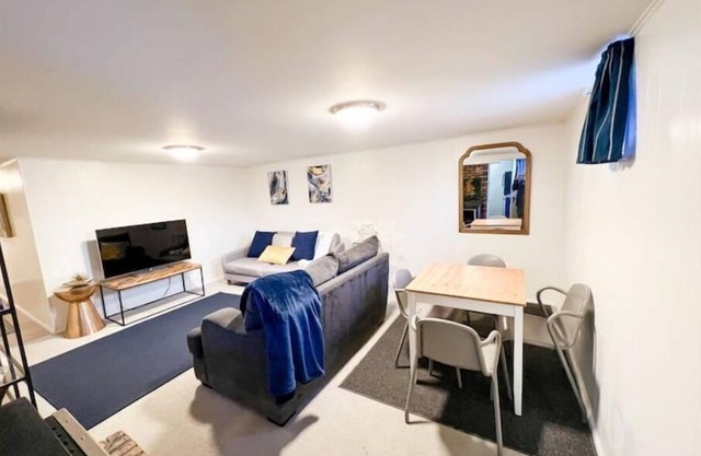 Private basement Apartment