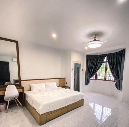 Private Bathroom in King Room Bukit Mertajam Alma Impian