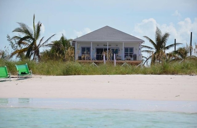 Privates Haus am Strand mit spektakulärer Aussicht, große Terrasse.