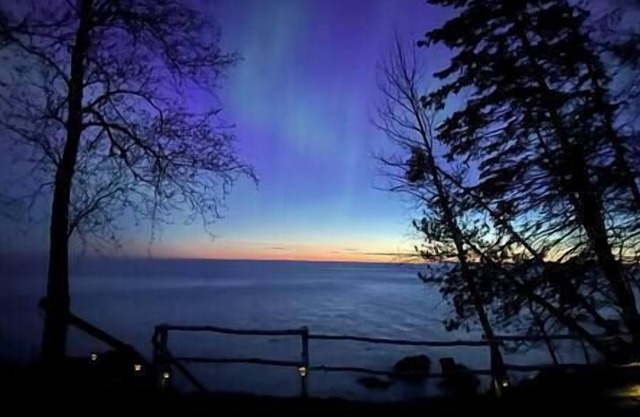 !!Private Beach Access!! ~Cozy Lake Superior Cabin