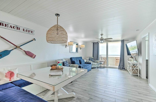 Private Beach Access & Gulf Views: Hudson Condo!
