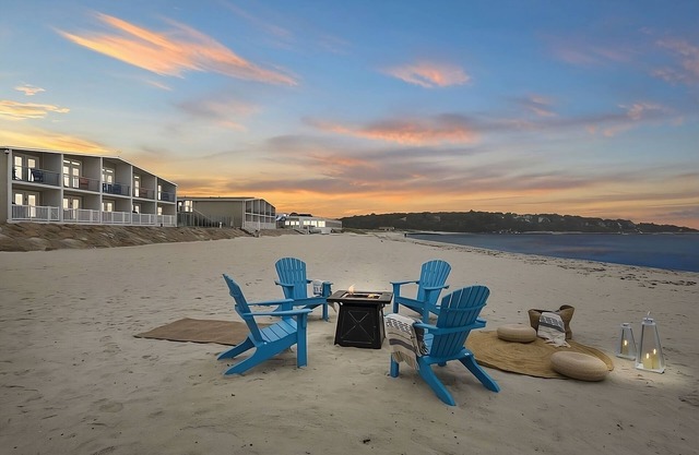 Private Beach Access! Onsite Parking, Pets Allowed! Near Woods Hole Aquarium!