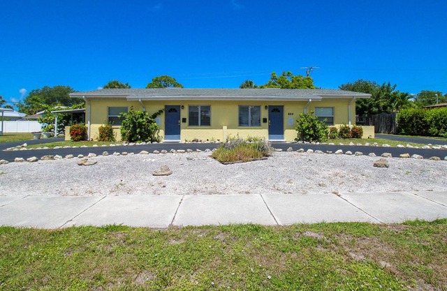 Private Beach Access to Golden Beach, Luna Sea