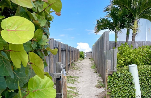 Private Beach Access, Firepit, Patio, BBQ, Sundeck