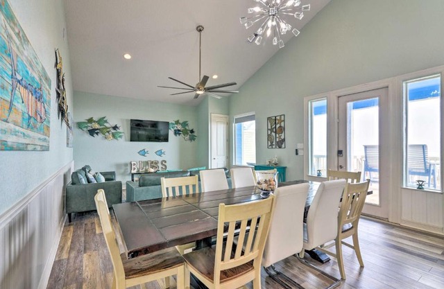 Private Beach and Oceanfront Balcony Freeport Home