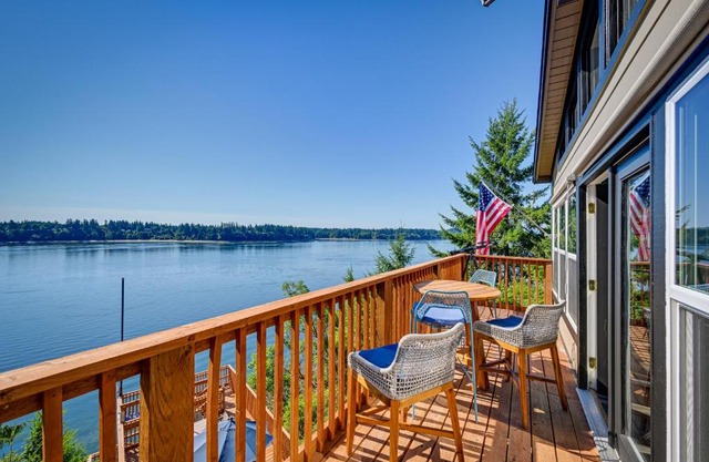 Private Beach at Waterfront Harstine Island Escape