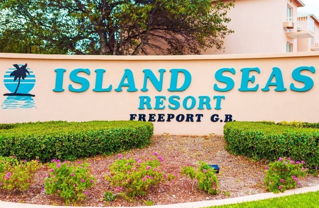 Private beach, beautiful free-form pool, hot tubs, gym and relaxing spa.