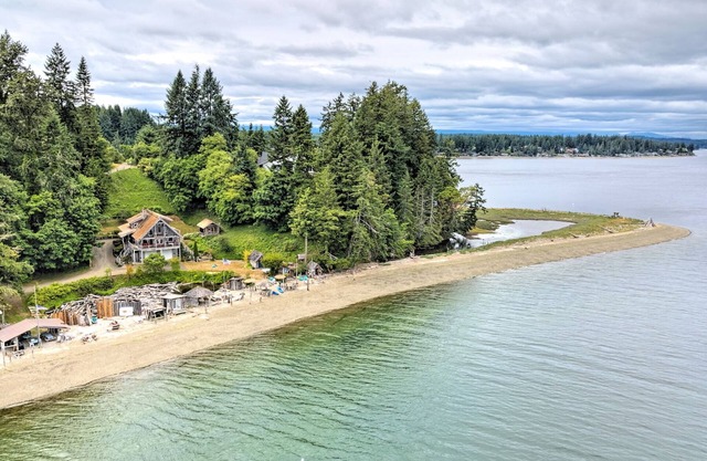 Private Beach Estate on Stretch Island w/ Hot Tub! Pet Friendly!