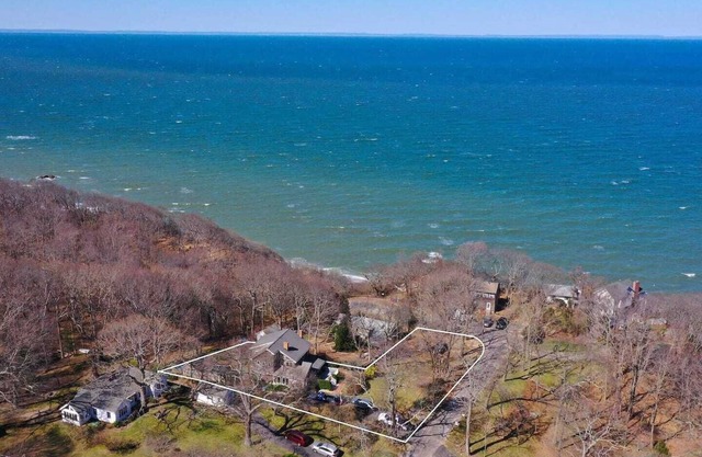Private beach house - steps to Hamptons & wineries