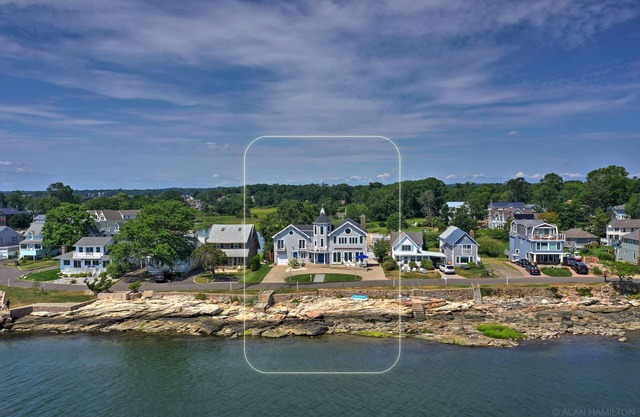 Private Beach, Pool, Kayaks, Paddle Boards, Hot Tub, Infrared Sauna