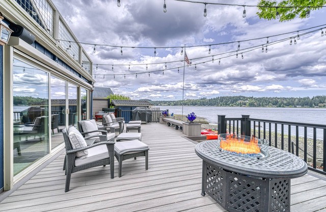 Private Beachfront Home w/ Hot Tub - Walk to Restaurants, Coffee and More!