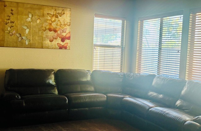 Private Bedroom and Bathroom in Gilbert Retreat