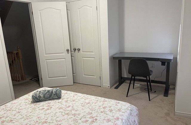 Private Bedroom in Oshawa
