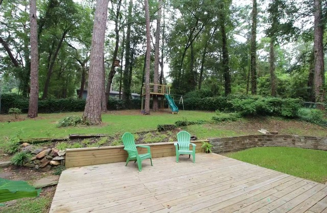 Private Bedroom with private bathroom in furnished home 2 Miles to FSU & I-10.