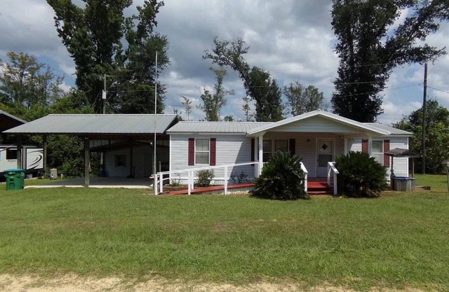 Private Boat Ramp Cottage on Chipola River, Commute to Panama City & Port St Joe