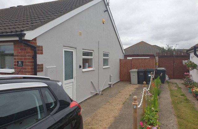 Hoilday Bungalow mit privatem Garten und WLAN in der Nähe von Geschäften und Strand für 6 Personen