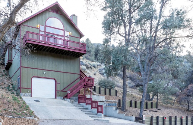 Private Cabin located directly across Park