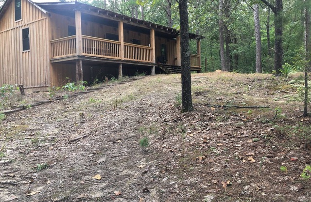 Private Cabin Minutes to Sardis Lake/Crappie Fishing/Ole Miss Football Games