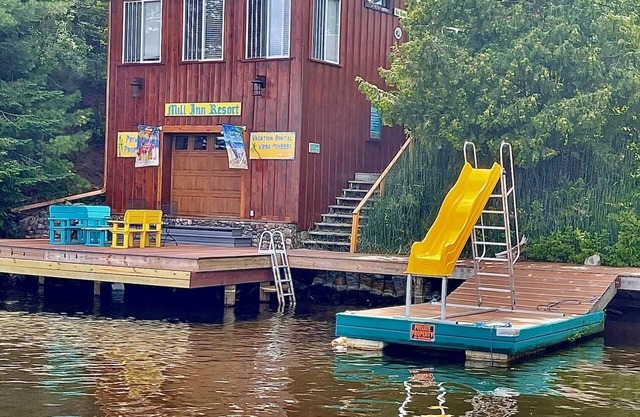 PRIVATE KABINE AUF Flowage Chippewa (MOORES BAY). Tropische Atmosphäre, 100FT DOCK