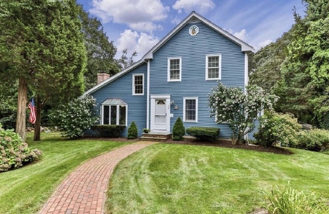 Private Cape Rental 1 Mile from the Beach!