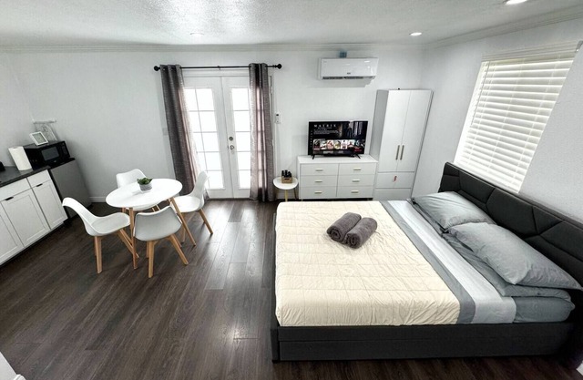 Private Guesthouse w/ Gated Parking $1900/month Utilities Included!!!