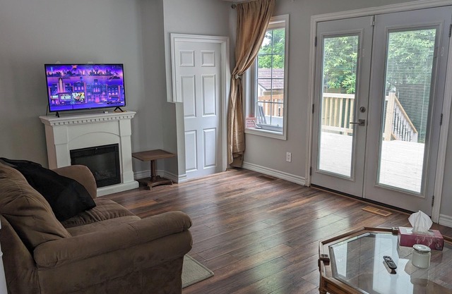 PRIVATE CASTLE in barrie Ontario canada THE second home 3 bedroom