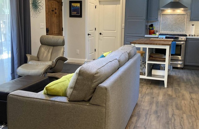 Private, Clean and Spacious Guesthouse