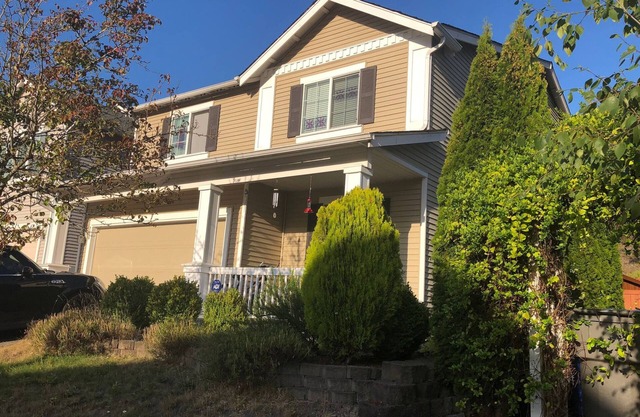 Private comfy1-bedroom in house in Renton with fitness and AC