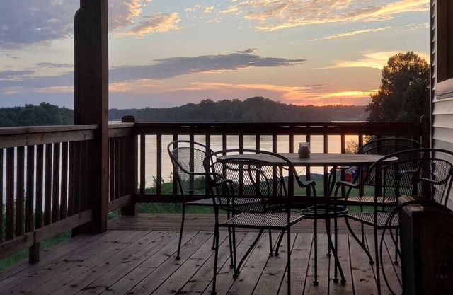 Free boat ramp access & only 20 minutes from Pickwick Dam