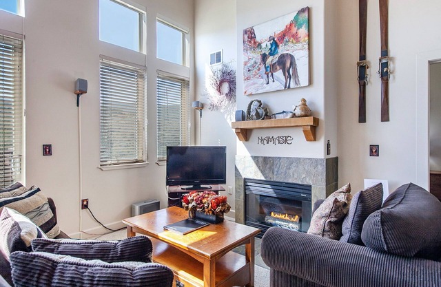 Private condo with room for 10 by Outlets Park City, Woodward, Utah Olympic Park