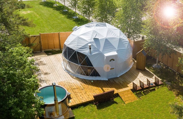 Private & Cosy Luxury Glamping Geo Dome - Hot Tub - EnSuite - Country Views!